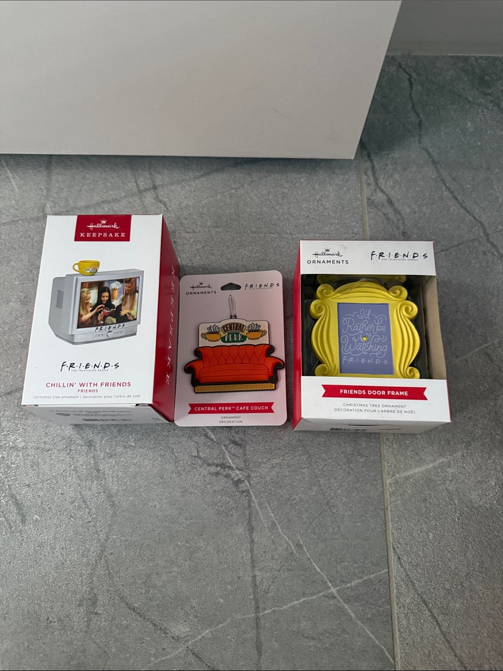 Hallmark FRIENDS Yellow Frame, Red Couch & Gray TV Ornament Set